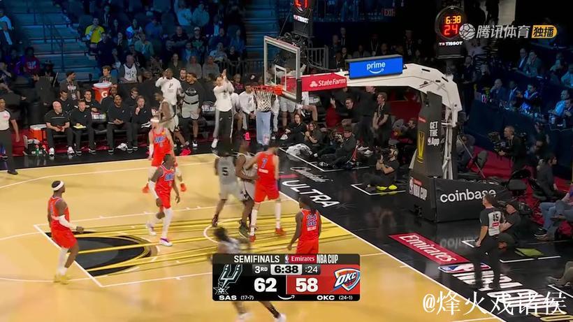 福克斯追身快攻 卡斯尔滞空拉杆打进 福克斯追身快攻 卡斯尔滞空拉杆打进