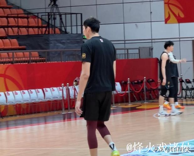 利好!赵睿雷蒙周琦均在常规赛首战复出,但出场时间根据情况所定 利好!赵睿雷蒙周琦均在常规赛首战复出,但出场时间根据情况所定